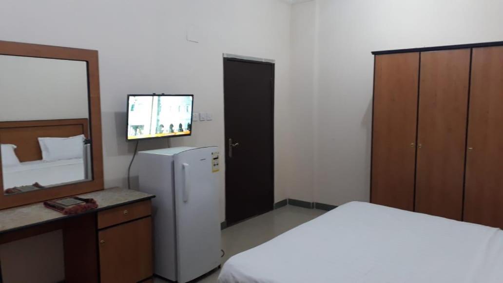 Al Quba Al Thahbia Aparthotel Рияд Екстериор снимка
