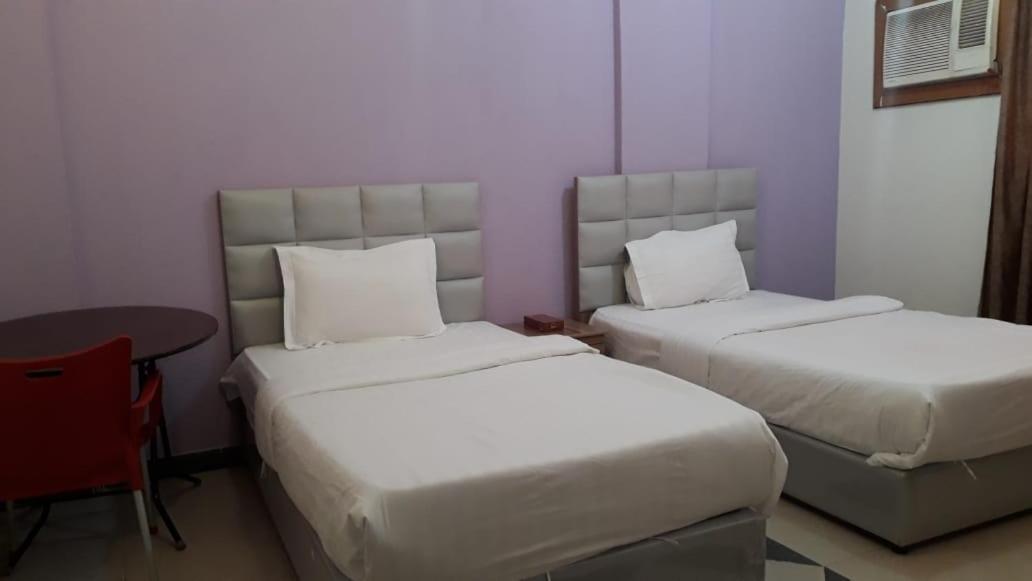 Al Quba Al Thahbia Aparthotel Рияд Екстериор снимка