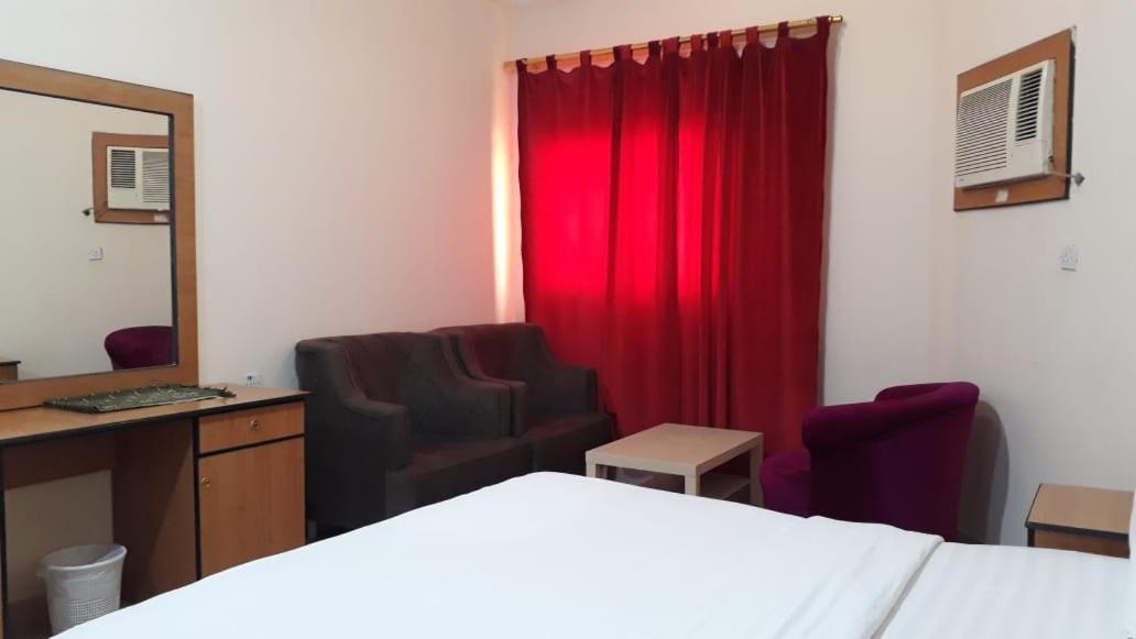 Al Quba Al Thahbia Aparthotel Рияд Екстериор снимка