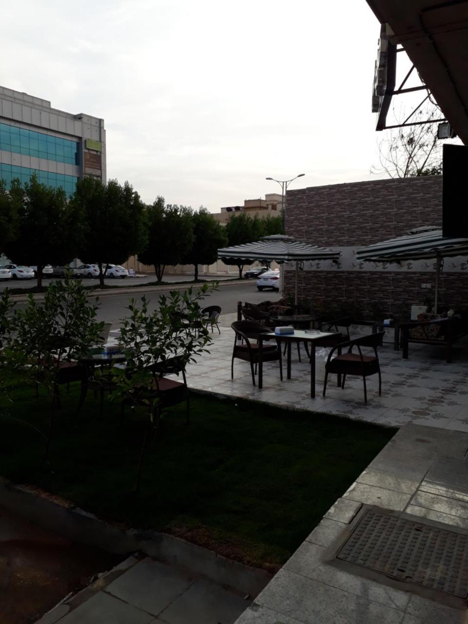 Al Quba Al Thahbia Aparthotel Рияд Екстериор снимка