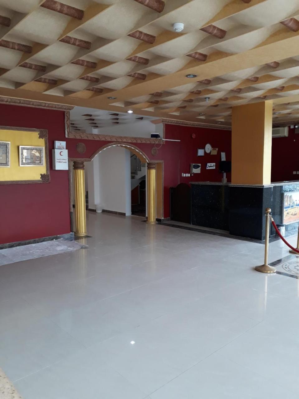 Al Quba Al Thahbia Aparthotel Рияд Екстериор снимка