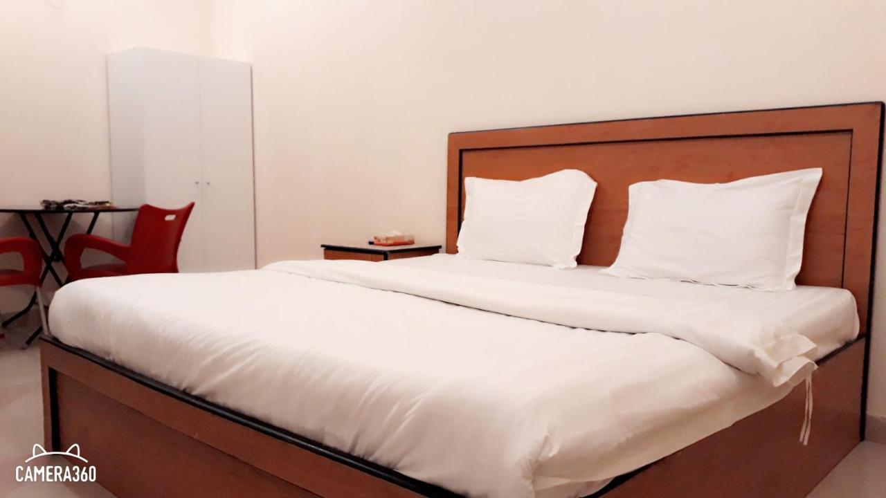 Al Quba Al Thahbia Aparthotel Рияд Екстериор снимка