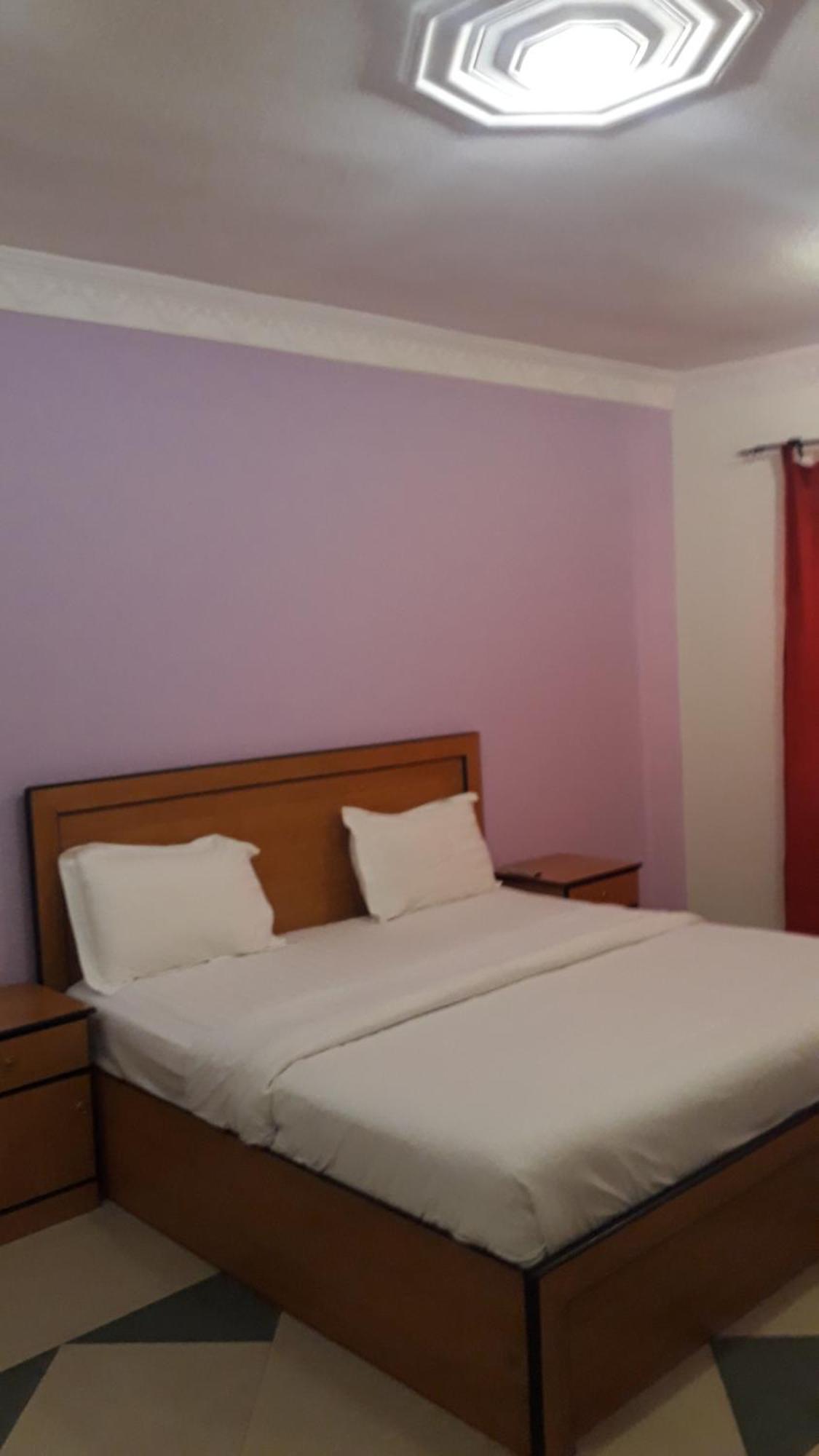 Al Quba Al Thahbia Aparthotel Рияд Екстериор снимка